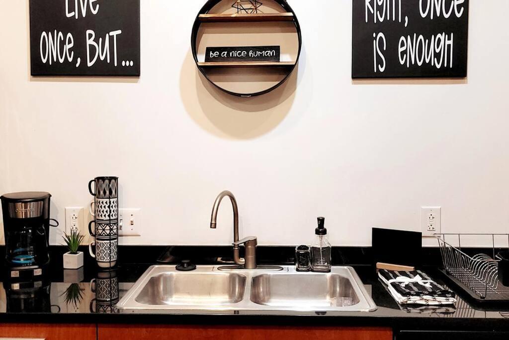 Staycation City Loft Free Gated Parking Saint Louis Exterior photo